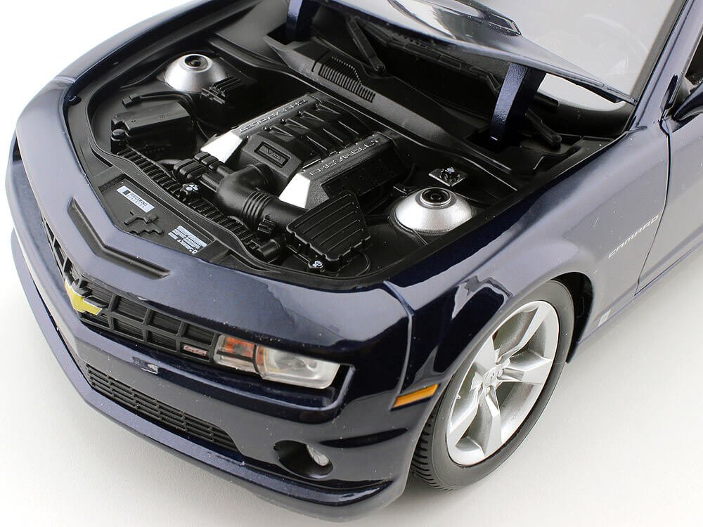 Модель машины - Chevrolet Camaro RS, 1:18   